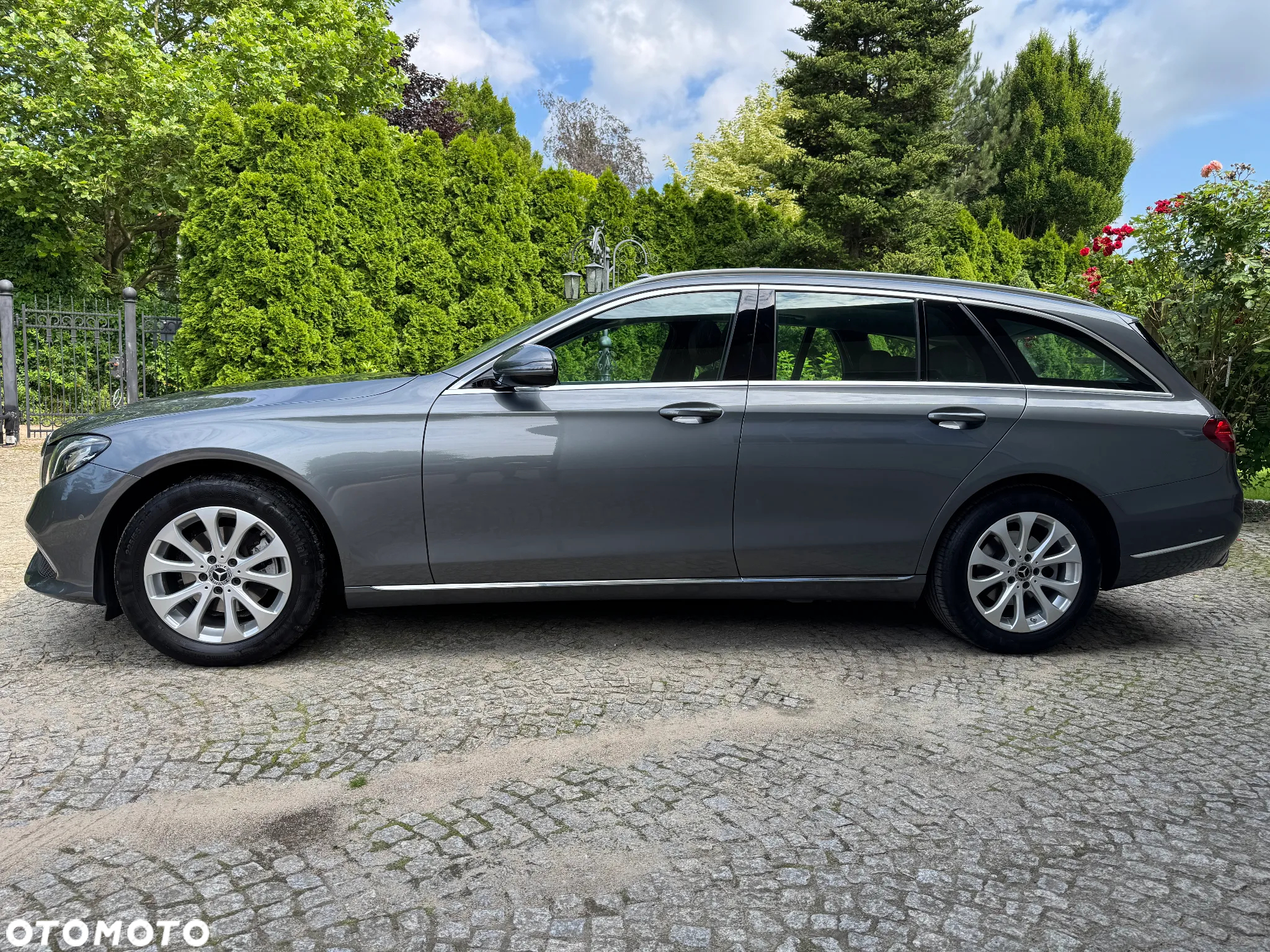Mercedes-Benz Klasa E 200 d T 9G-TRONIC Exclusive - 2