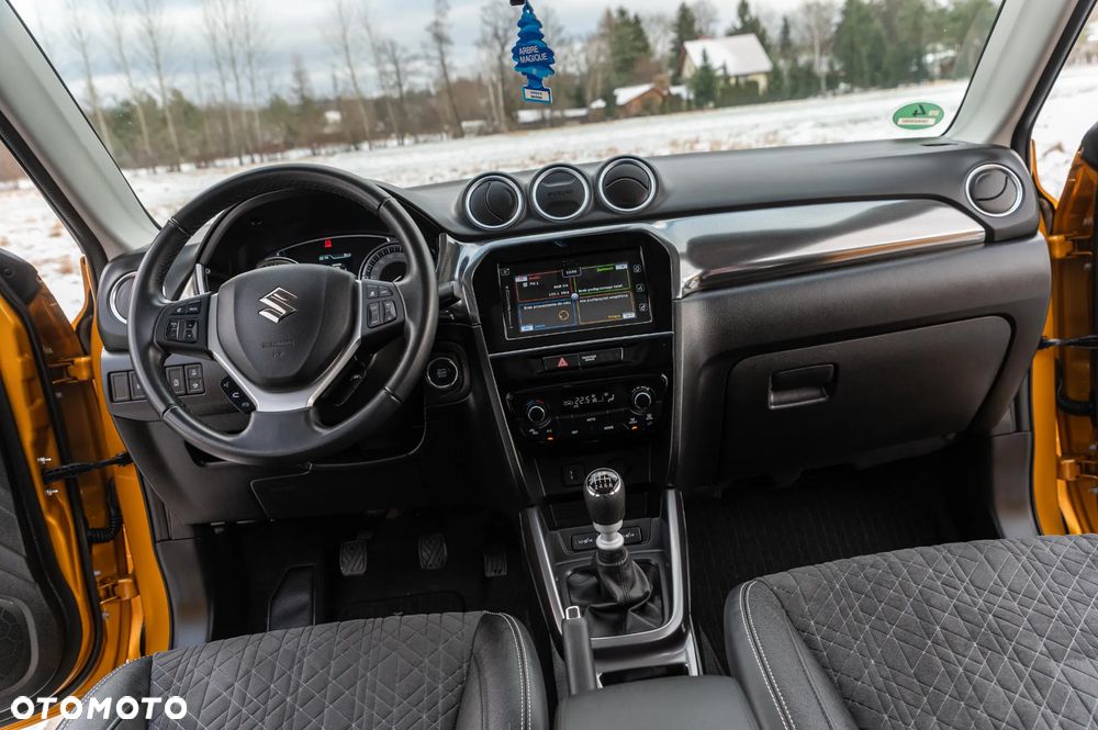 Suzuki Vitara 1.4 Boosterjet SHVS Premium 2WD - 38