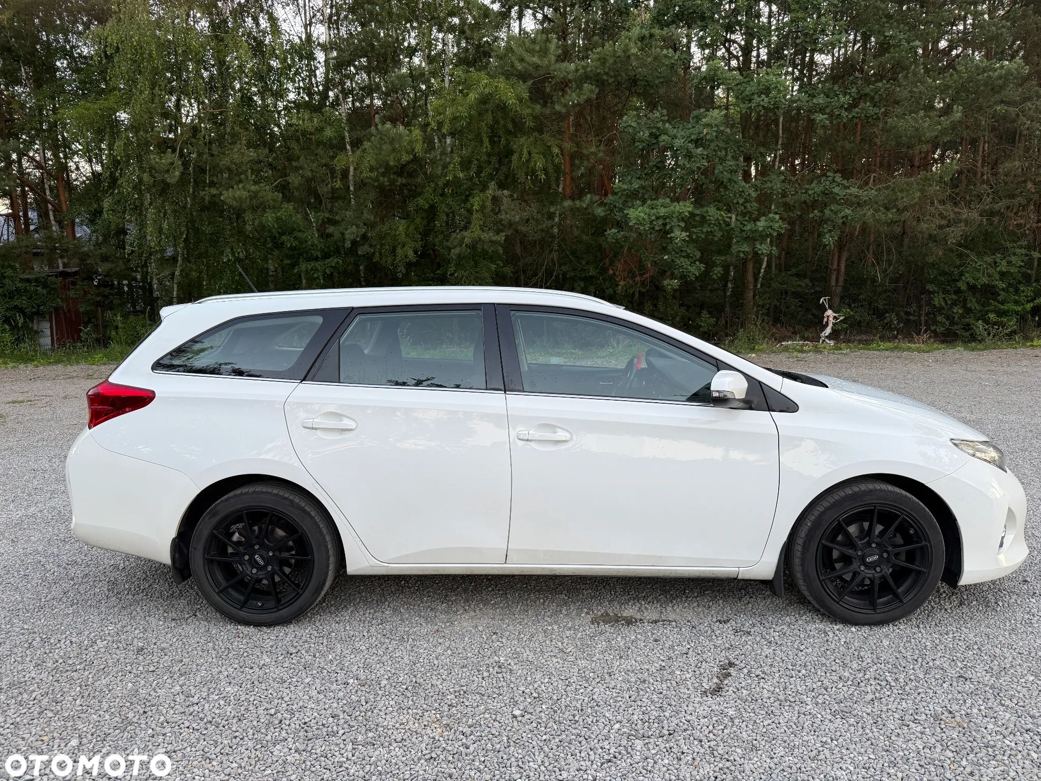 Toyota Auris 1.6 Premium - 1