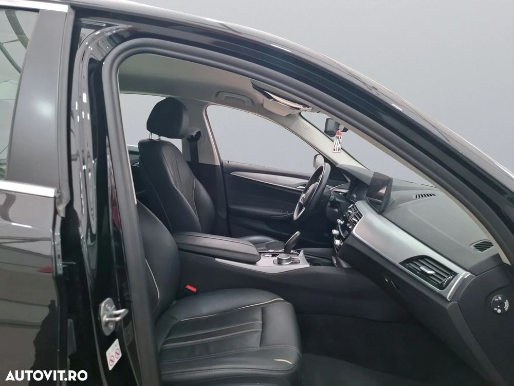 BMW Seria 5 530e Aut. M Sport Edition - 10