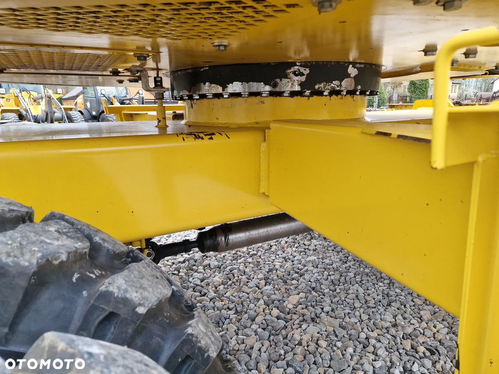Komatsu PW118MR - 10
