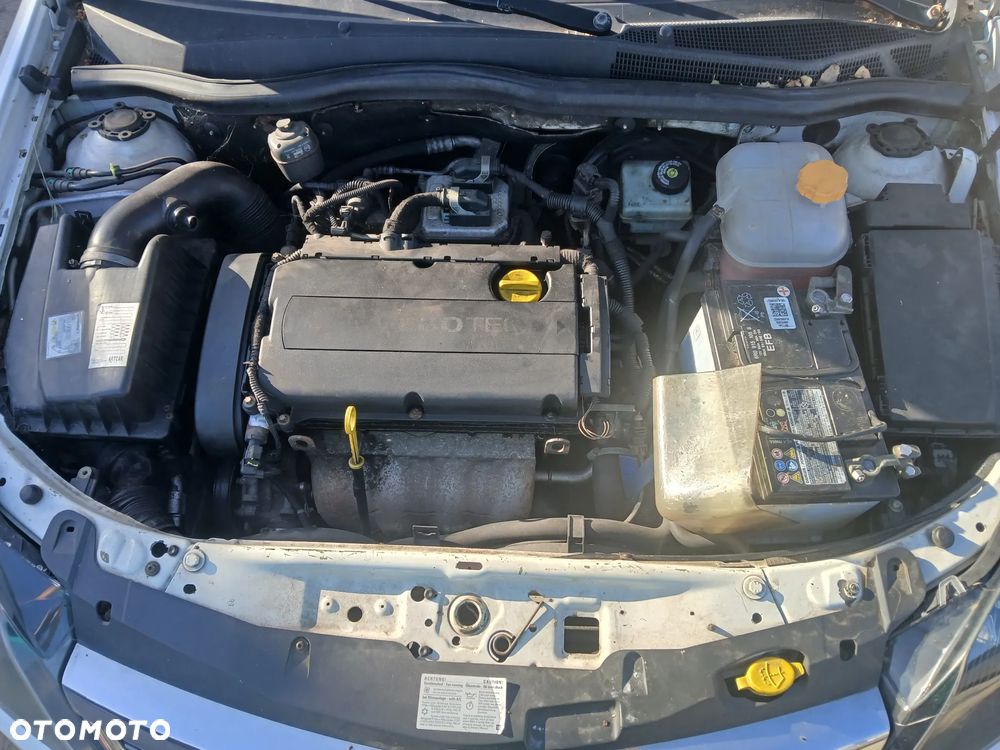 Astra H Kombi z40r maska pokrywa silnika klapa bagażnika zderzak lampa reflektor pas przedni stop lampy halogeny przeciwmgłowe odblaski grill atrapa znaczek błotnik błotniki drzwi - 8