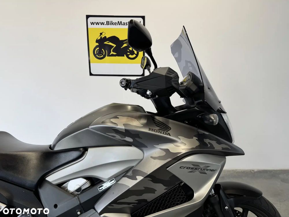 Honda VFR - 10