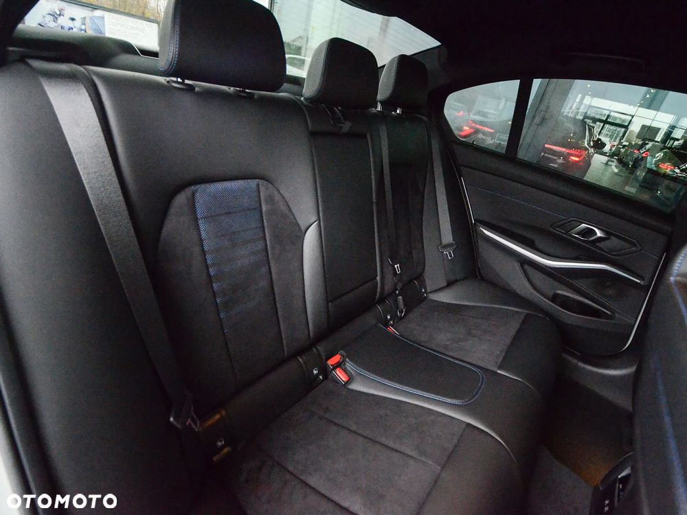 BMW Seria 3 330e PHEV xDrive M Sport sport - 21