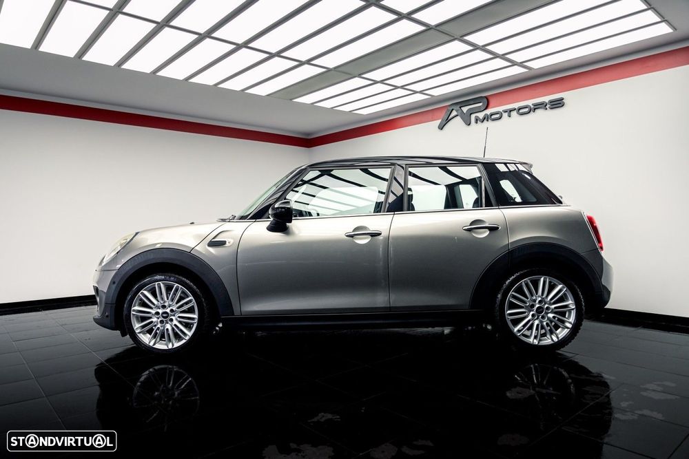 MINI 5 Portas Cooper D Auto - 2
