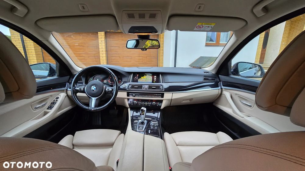 BMW Seria 5 525d xDrive Luxury Line - 24