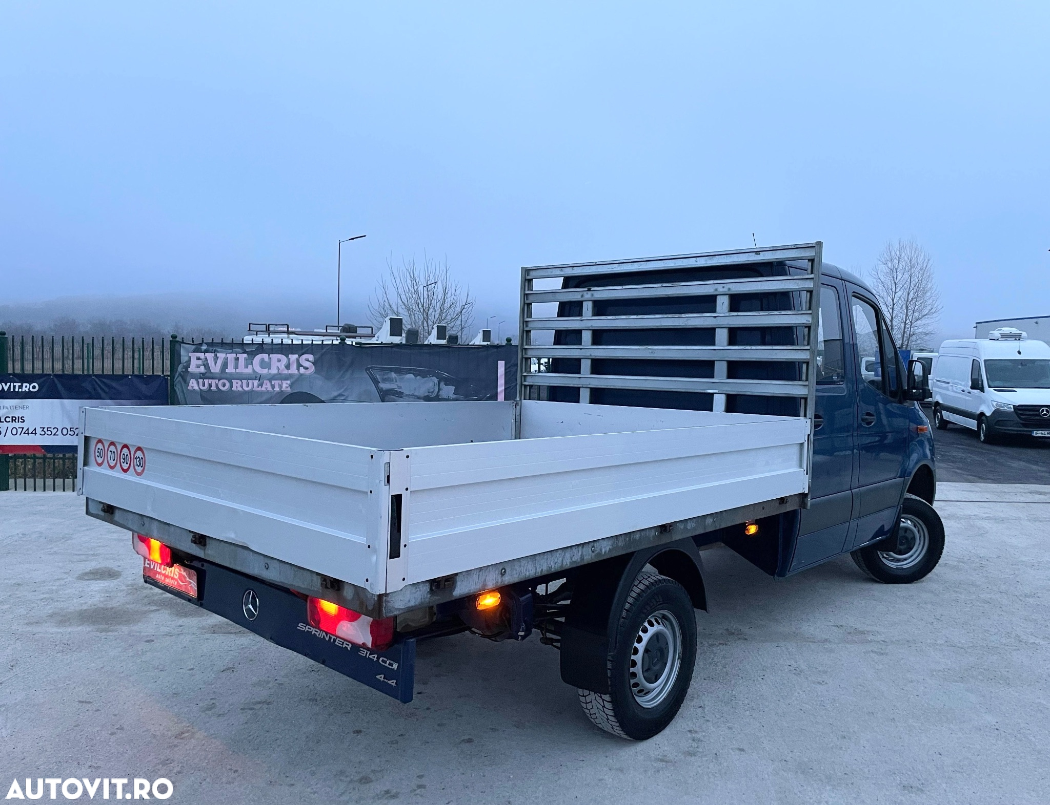 Mercedes-Benz Sprinter 4x4 DOKA - 32