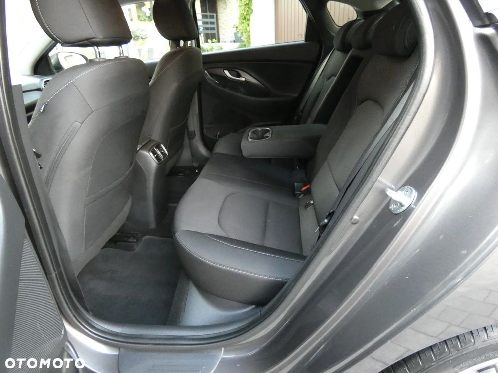Hyundai i30 1.4 T-GDI Fastback Premium - 17