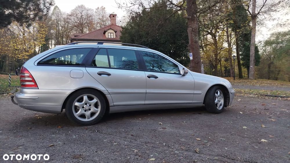 Mercedes-Benz Klasa C 220 T CDI Classic - 16