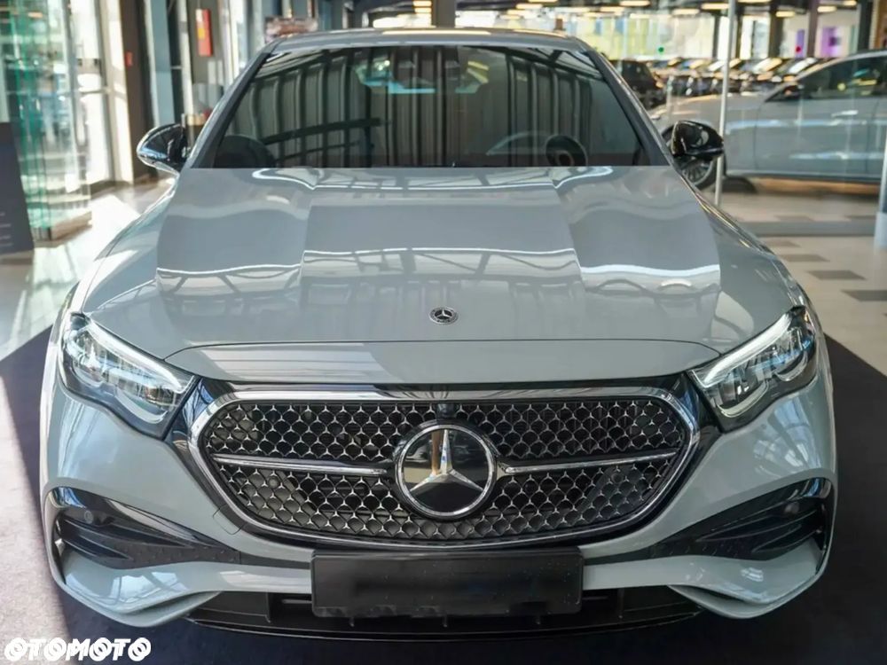 Mercedes-Benz Klasa E 200 4-Matic AMG - 4