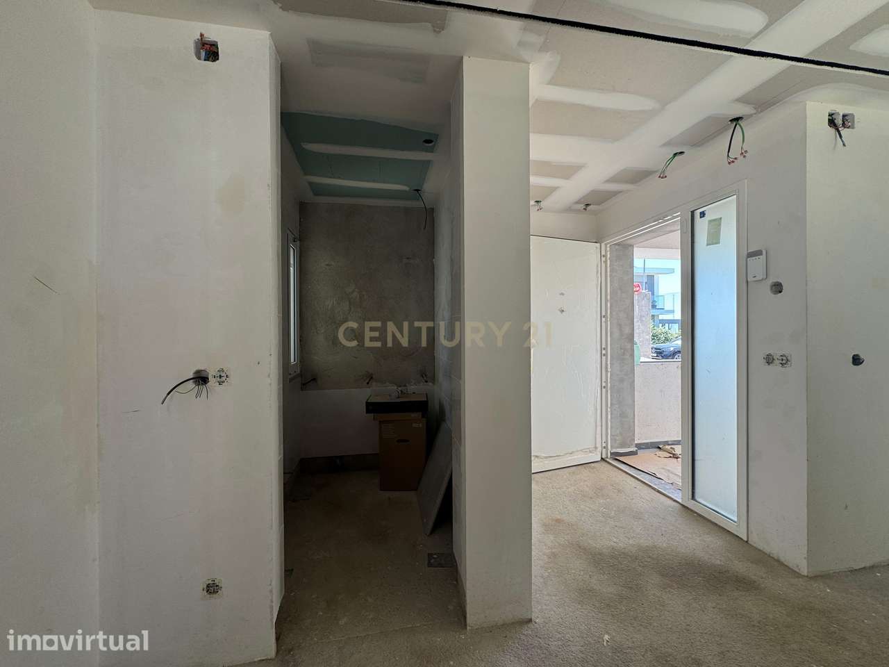 Moradia T4 contemporânea, geminada em Construção em Trajouce – São Dom - Grande imagem: 2/50