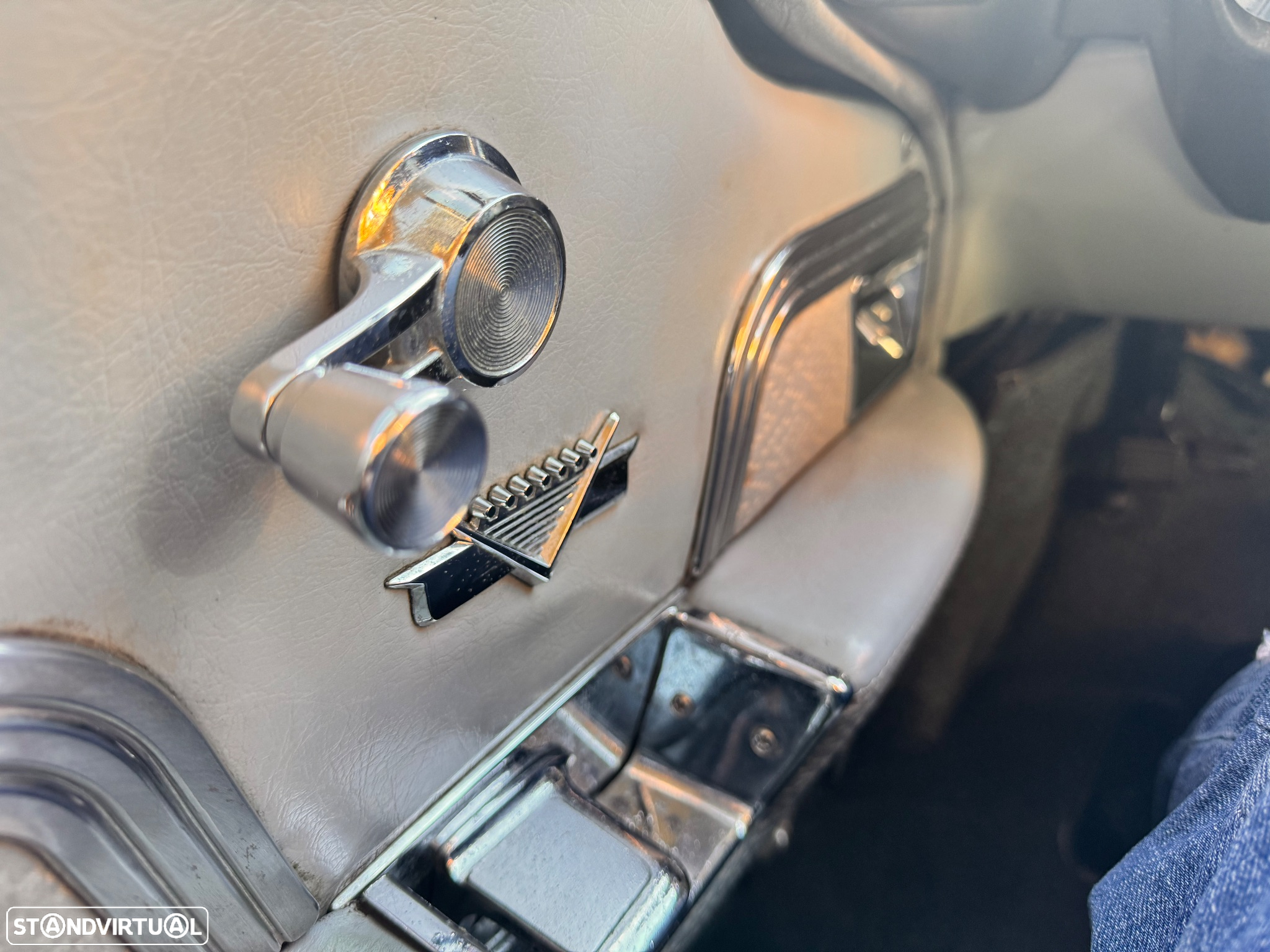 Cadillac DeVille - 17