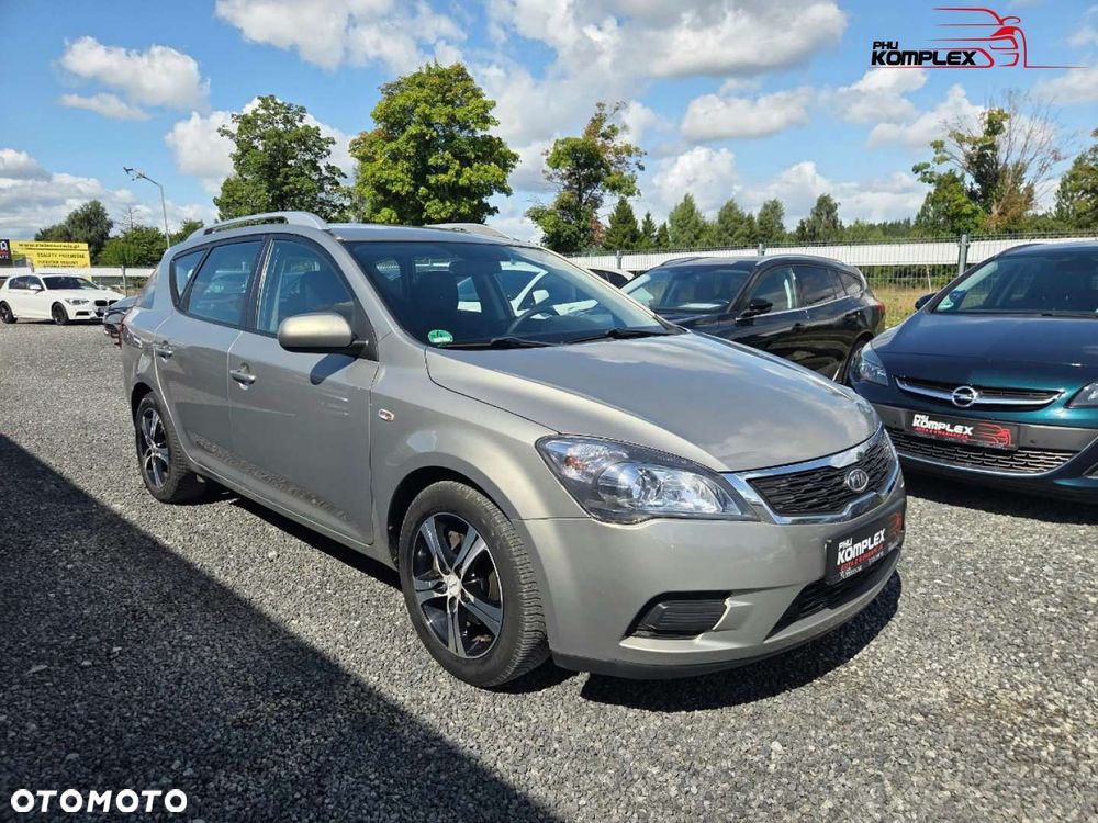 Kia Ceed - 4
