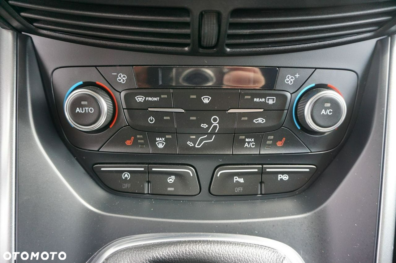 Ford Kuga 2.0 TDCi 2x4 Titanium - 13