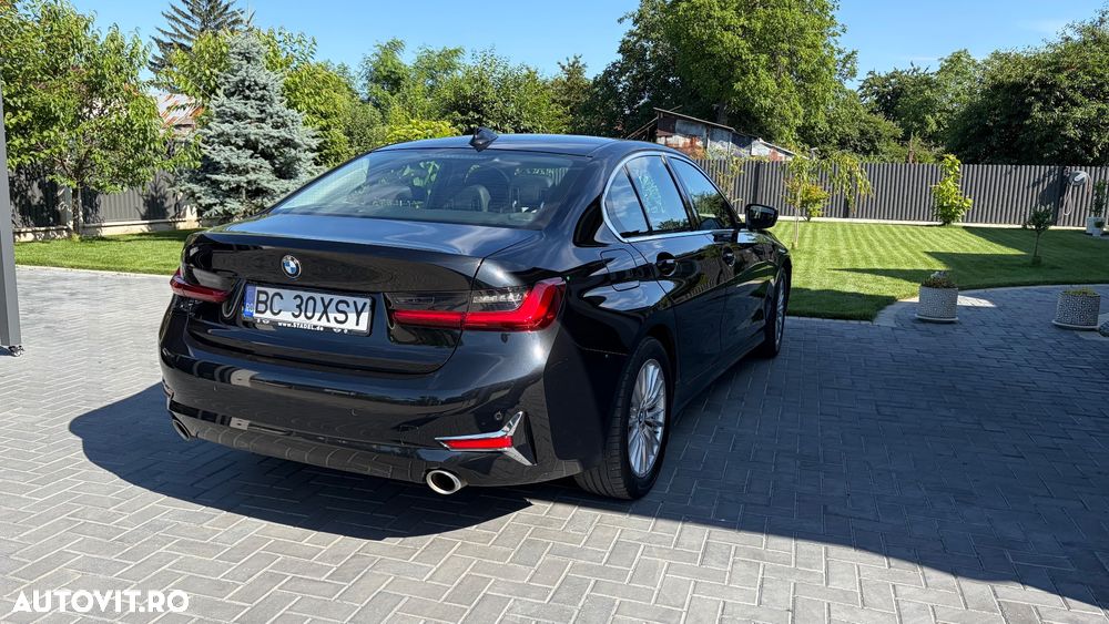 BMW Seria 3 320i Aut. Luxury Line - 14