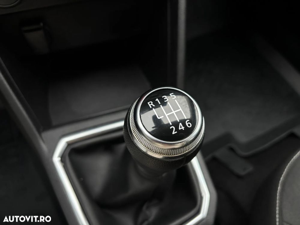 Dacia Logan TCe 90 MT6 Comfort - 32