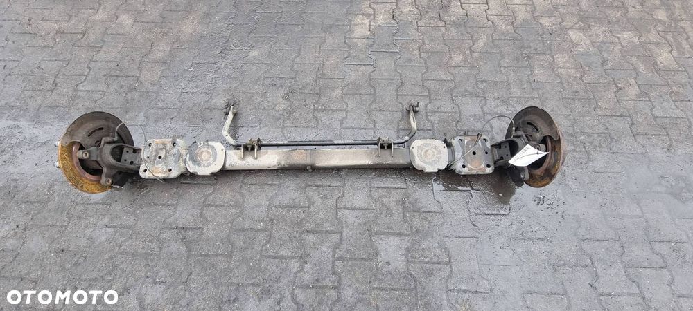 BELKA / SANKI TYŁ RENAULT MASTER III PIASTY - 1