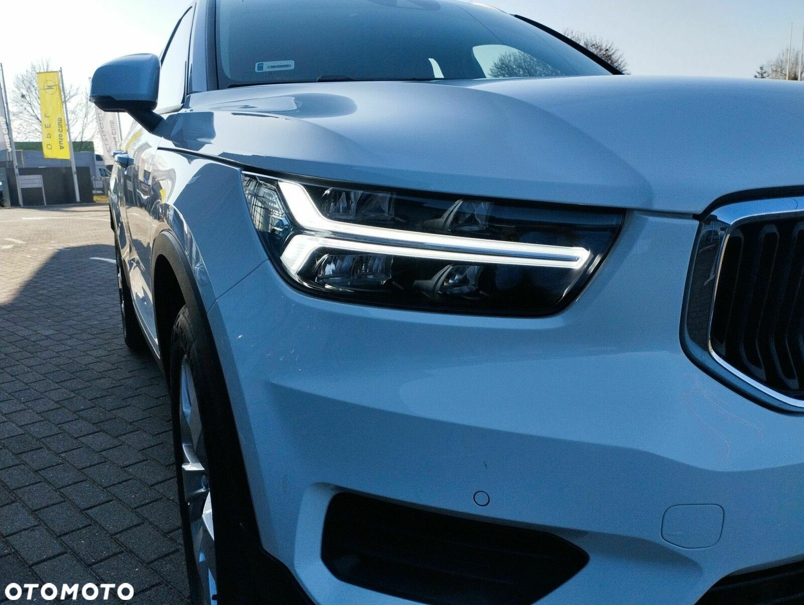 Volvo XC 40 T3 Momentum Pro - 40