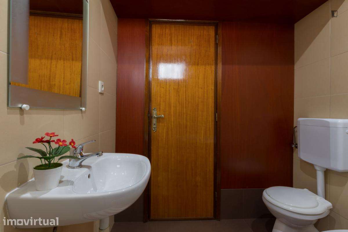 Quarto - localizado em Rio Tinto Porto - Grande imagem: 3/24