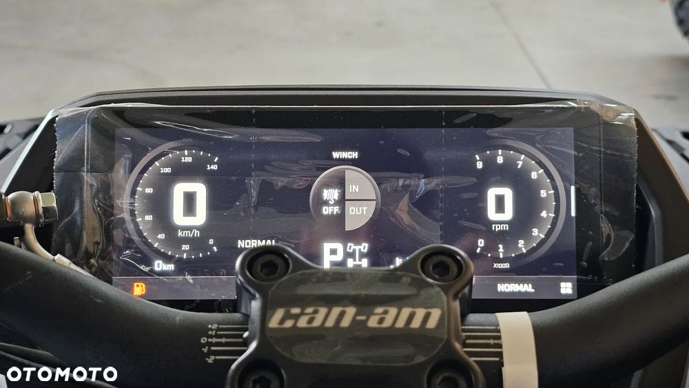 Can-Am Outlander - 20