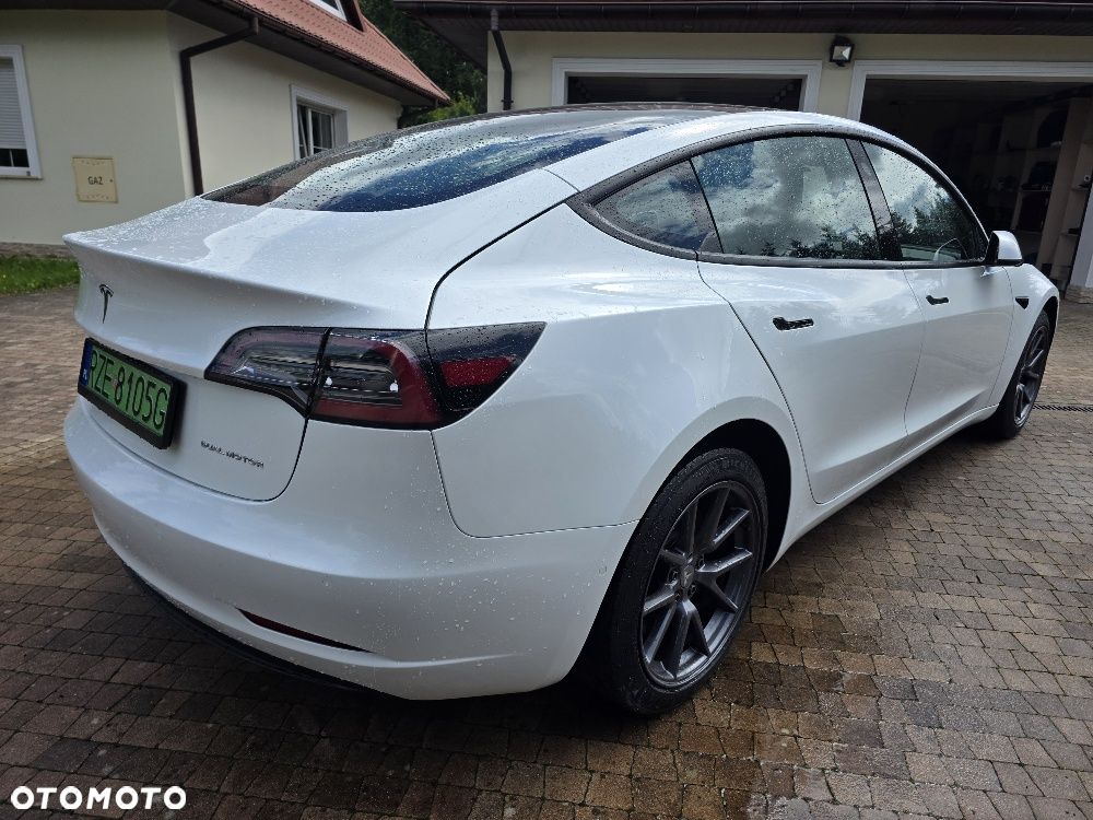 Tesla Model 3 - 10