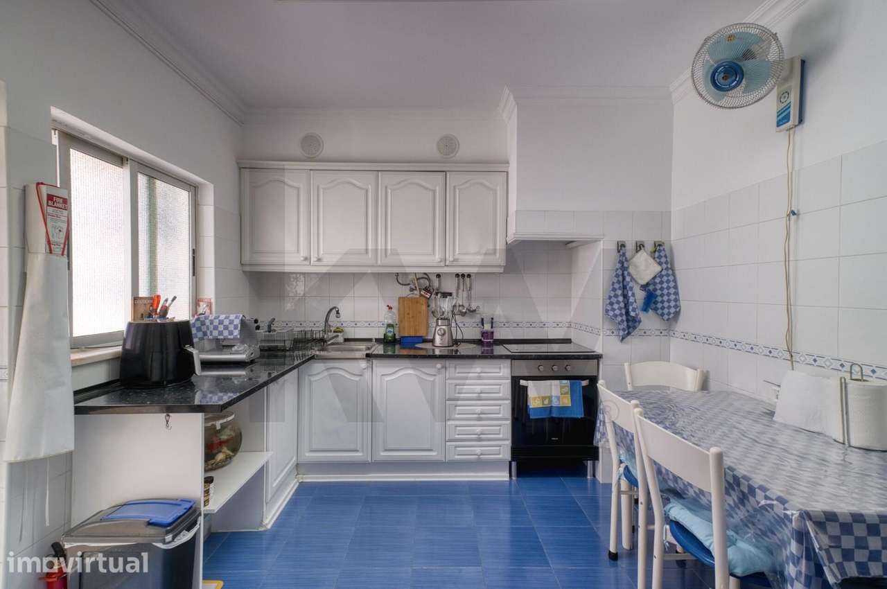 Apartamento T3 com áreas amplas, localizado no centro da Cidade de Olh - Grande imagem: 4/20