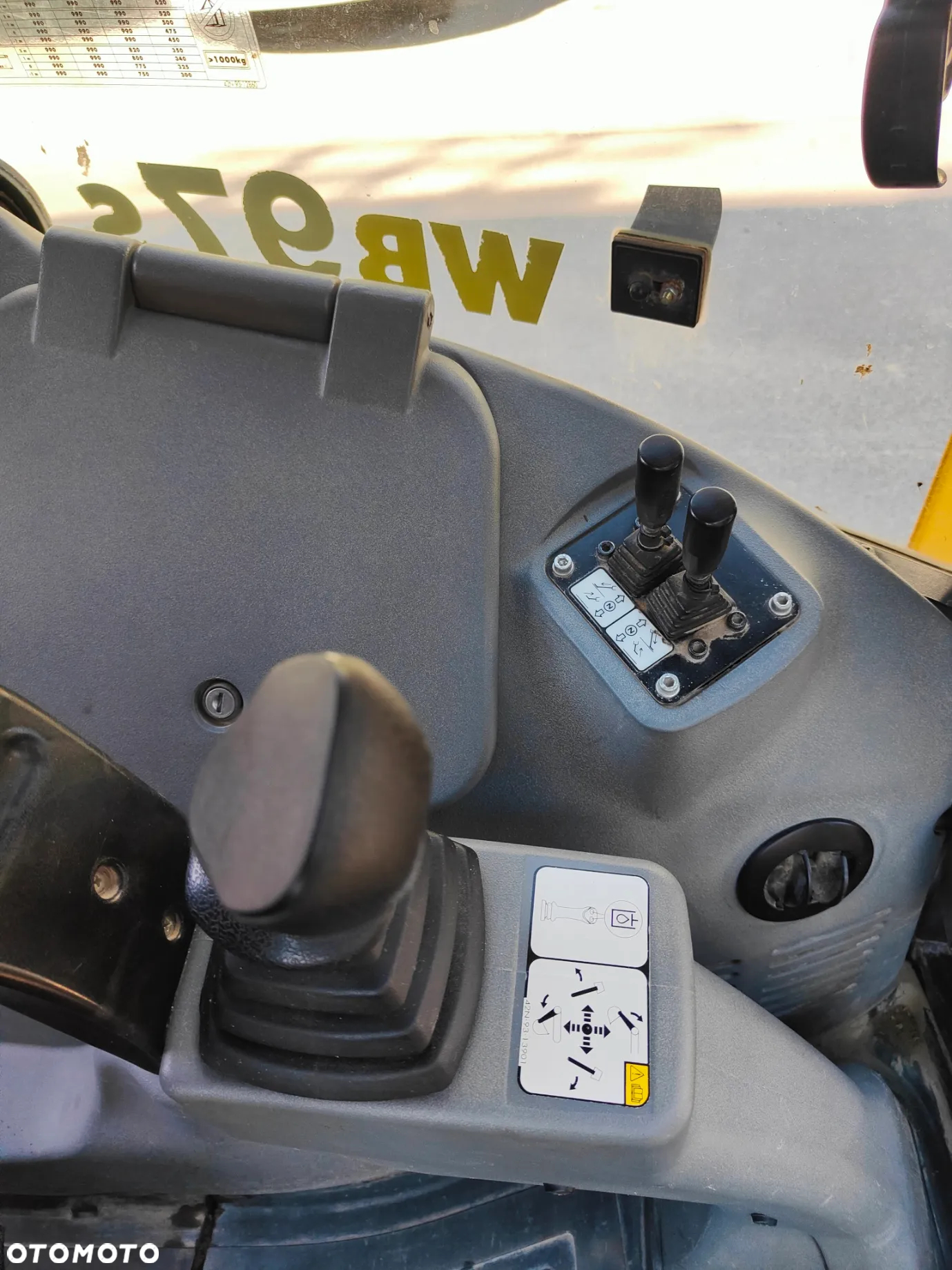 Komatsu WB97S - 15