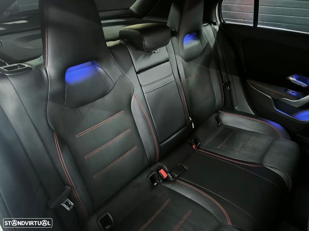Mercedes-Benz A 200 AMG Line - 23
