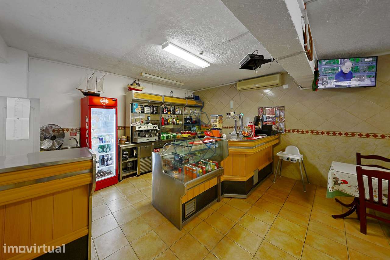 Espaço Comercial  com Restaurante em Funcionamento nos Três Bicos - Po - Grande imagem: 3/31
