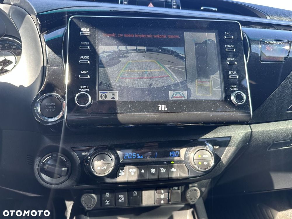 Toyota Hilux 2.8 D-4D Double Cab Invincible Sport 4x4 - 11