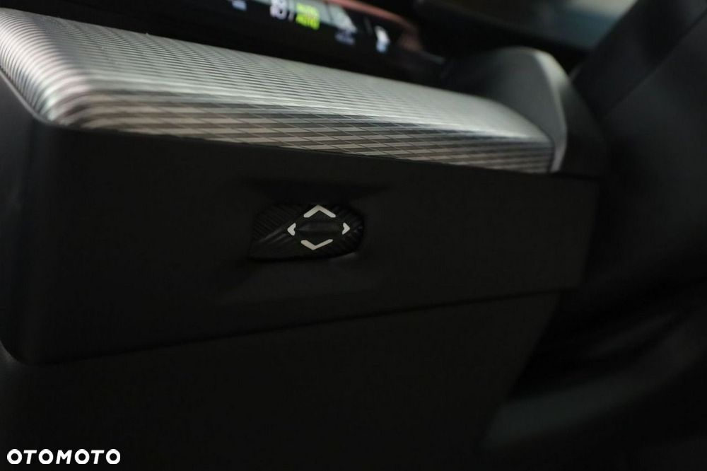 BMW Seria 5 530e PHEV M Sport - 24