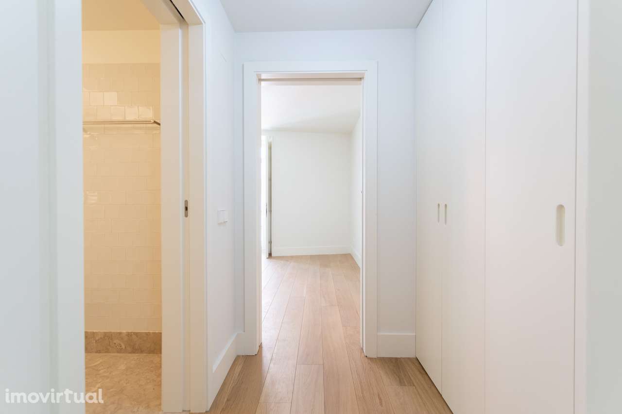 APARTAMENTO T2 DUPLEX DE LUXO, A 3 MINUTOS DA AV. DA LIBERDADE - Grande imagem: 3/39