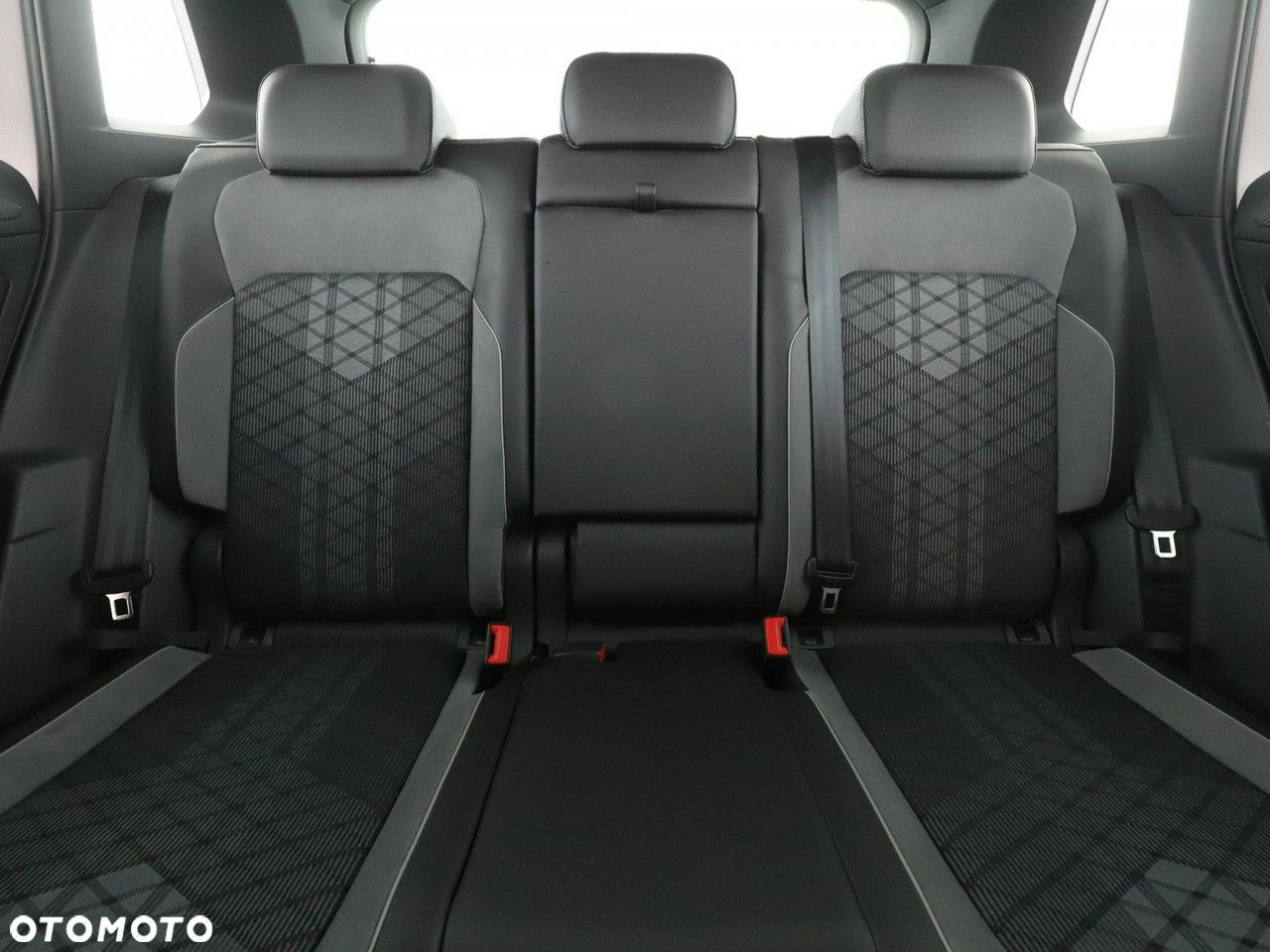 Volkswagen Tiguan 2.0 TDI SCR DSG R-Line - 19