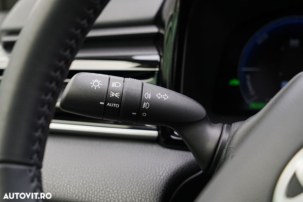 Toyota Camry 2.5 Hybrid Exclusive - 38