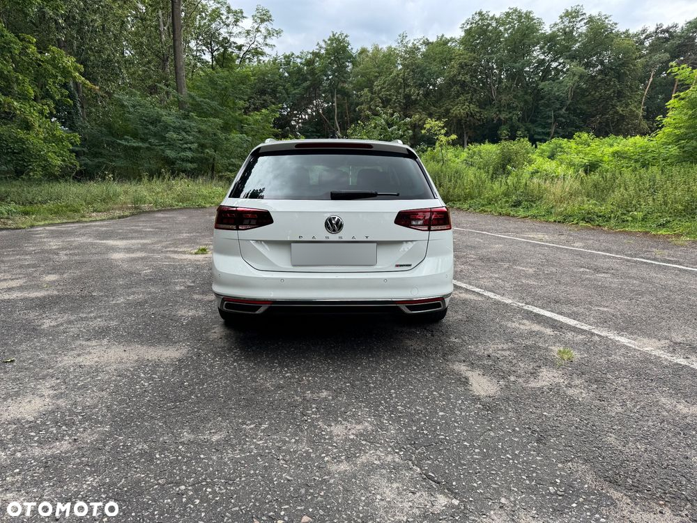 Volkswagen Passat 2.0 TDI 4Mot Elegance DSG - 8
