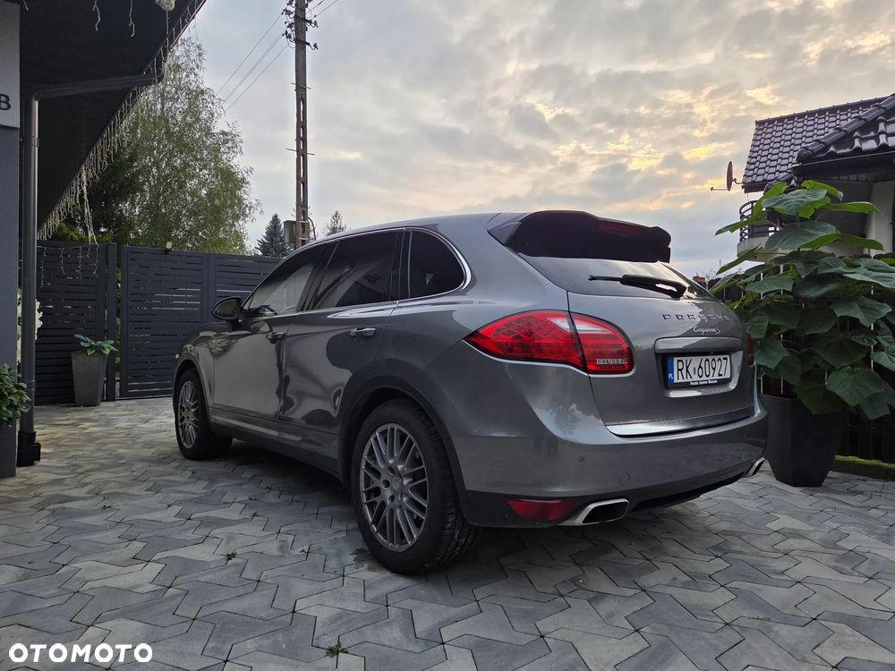 Porsche Cayenne - 8