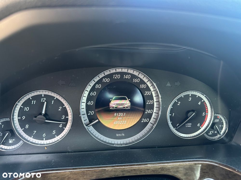 Mercedes-Benz Klasa E 250 BlueTEC 4Matic 7G-TRONIC - 9