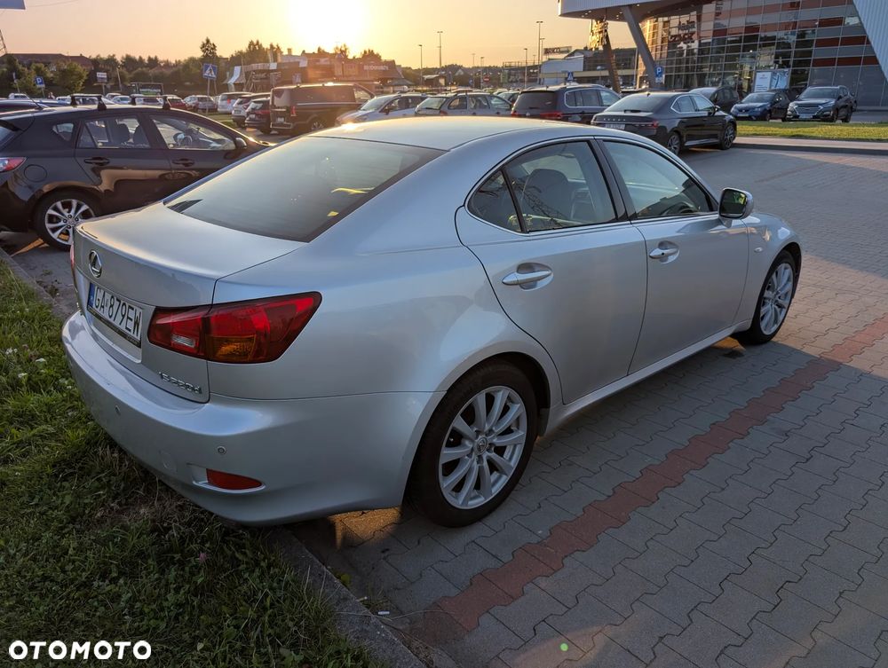 Lexus IS 220 D Prestige - 8