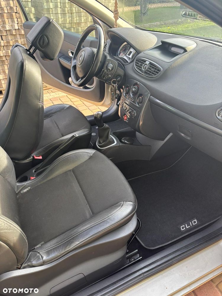 Renault Clio 1.6 16V Extreme - 10