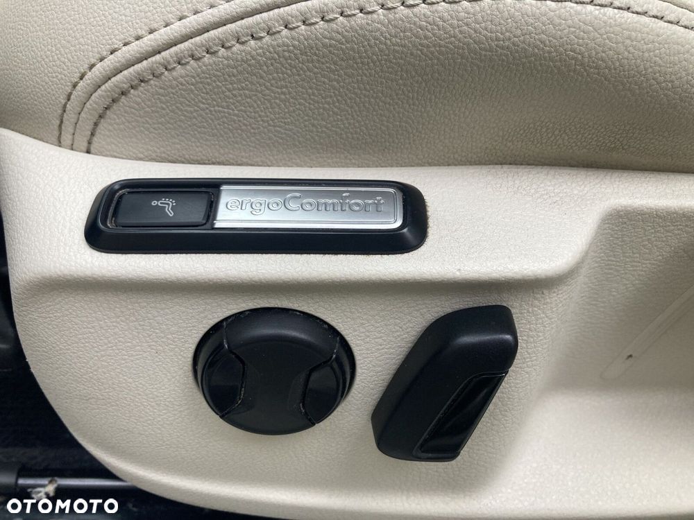 Volkswagen Passat Variant 2.0 TDI BMT Highline DSG - 20