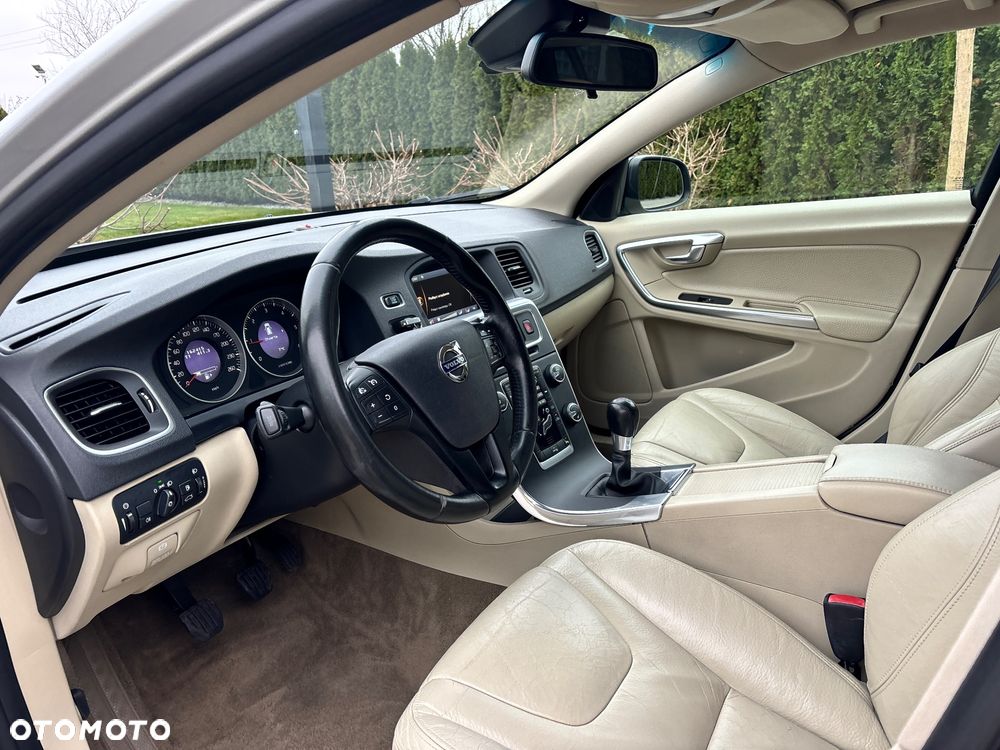 Volvo V60 DRIVe - 27