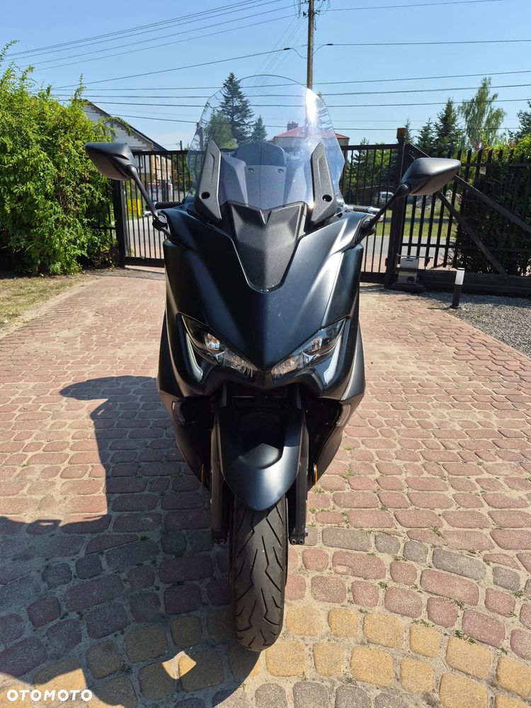 Yamaha Tmax - 10