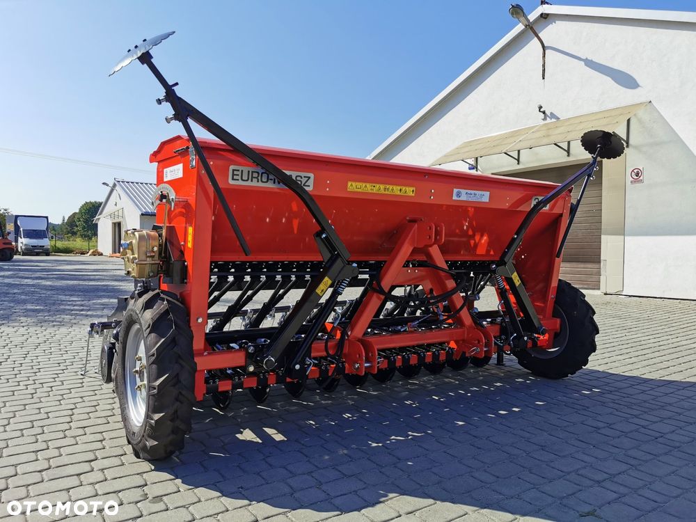 Siewnik zbożowy 2,5/2,7/3 stopkowy / 2-talerzowy EURO-MASZ - 2