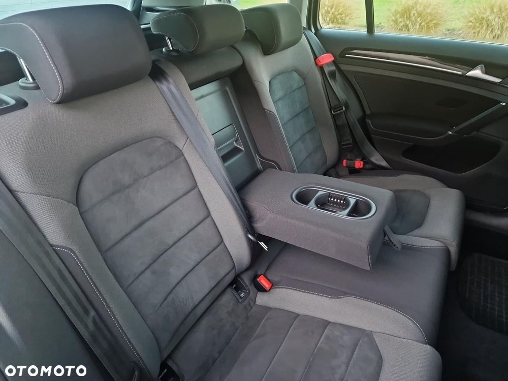 Volkswagen Golf Variant - 11