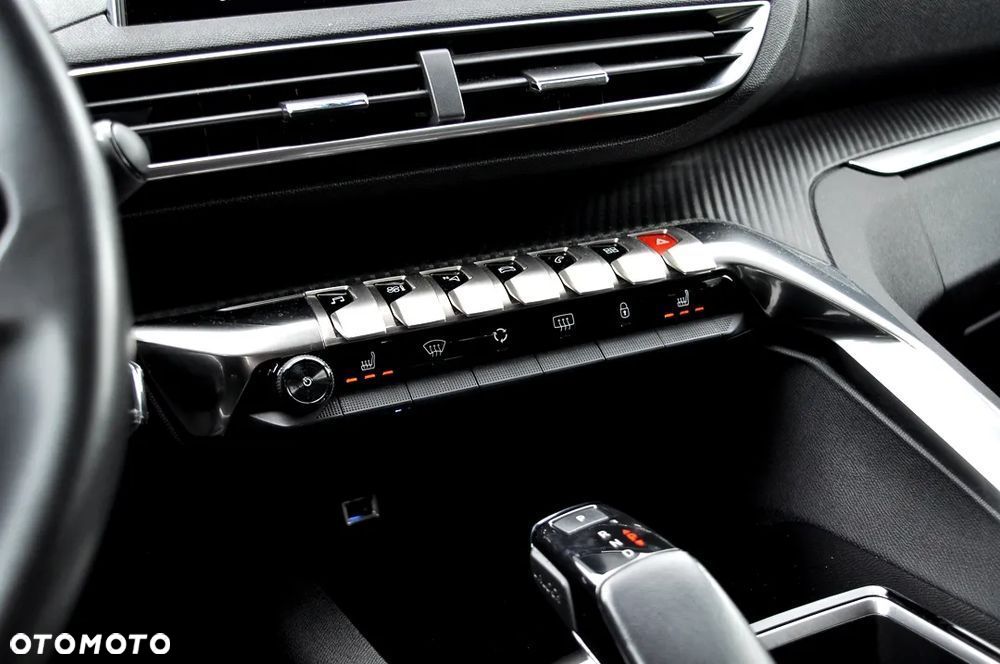 Peugeot 5008 1.6 BlueHDI Allure S&S EAT6 - 28