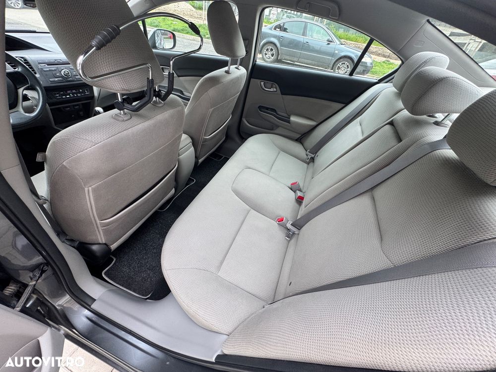 Honda Civic 1.8 i-VTEC MT Elegance Winter Pack - 8