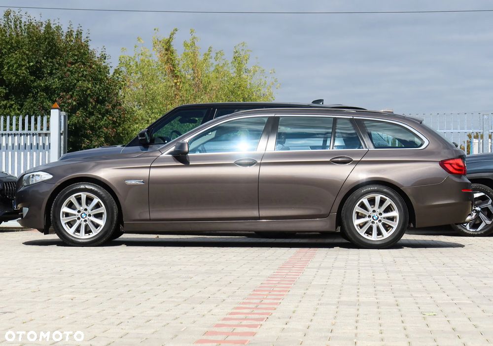 BMW Seria 5 520d Touring - 6