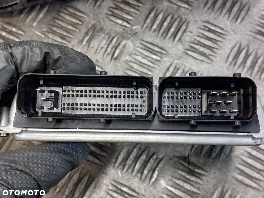 ZESTAW STARTOWY STEROWNIK PASSAT B5 1.8 20V 8D0906018R 4B0905851A 3B0920822 - 3