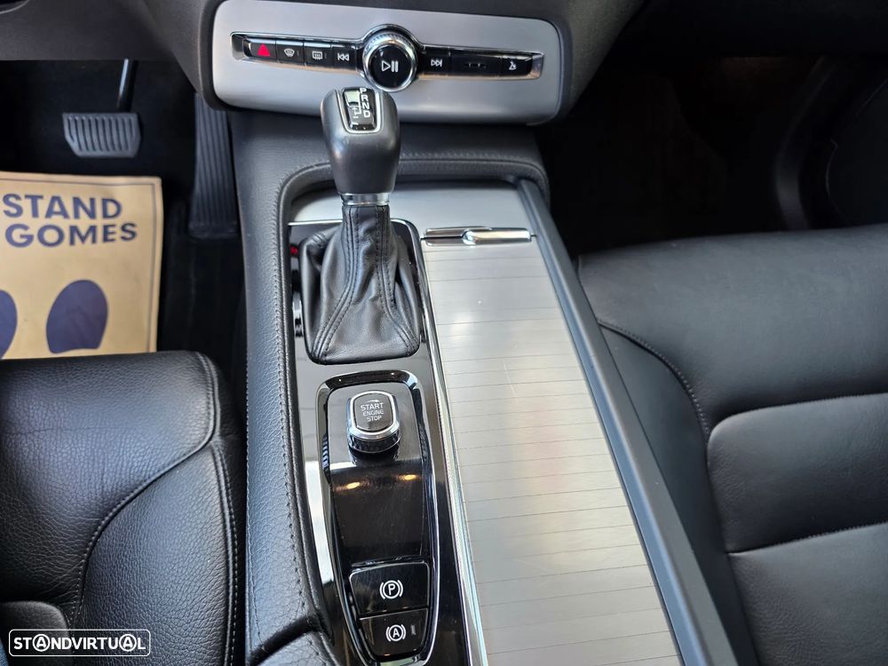 Volvo XC 90 2.0 D4 Momentum - 28