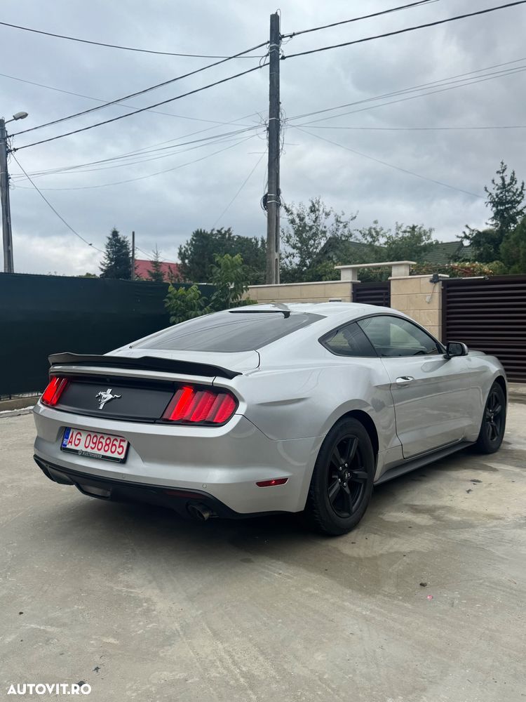 Ford Mustang - 3